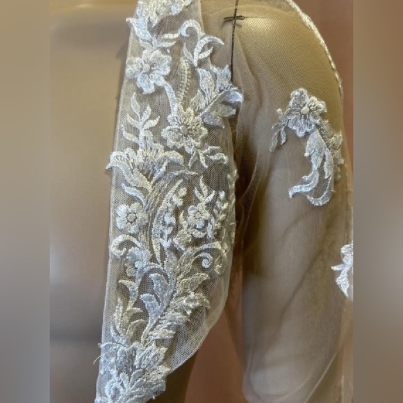 Detachable sleeves for wedding dress - Picture 5 of 16